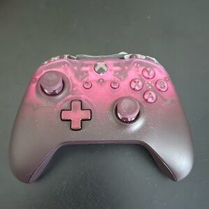 NWOT Xbox phantom magenta special edition